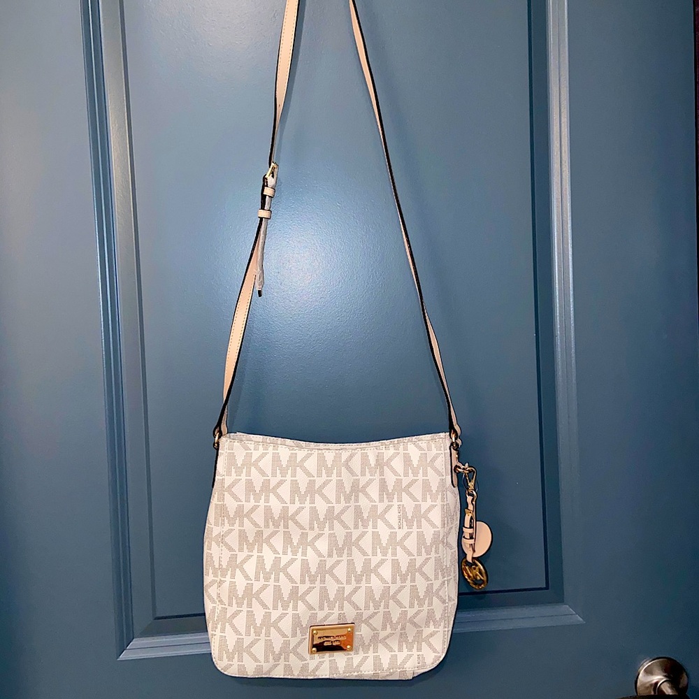 Michael Kors jet set purse